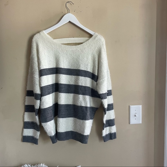 EE:some Sweater s/m - Picture 1 of 6